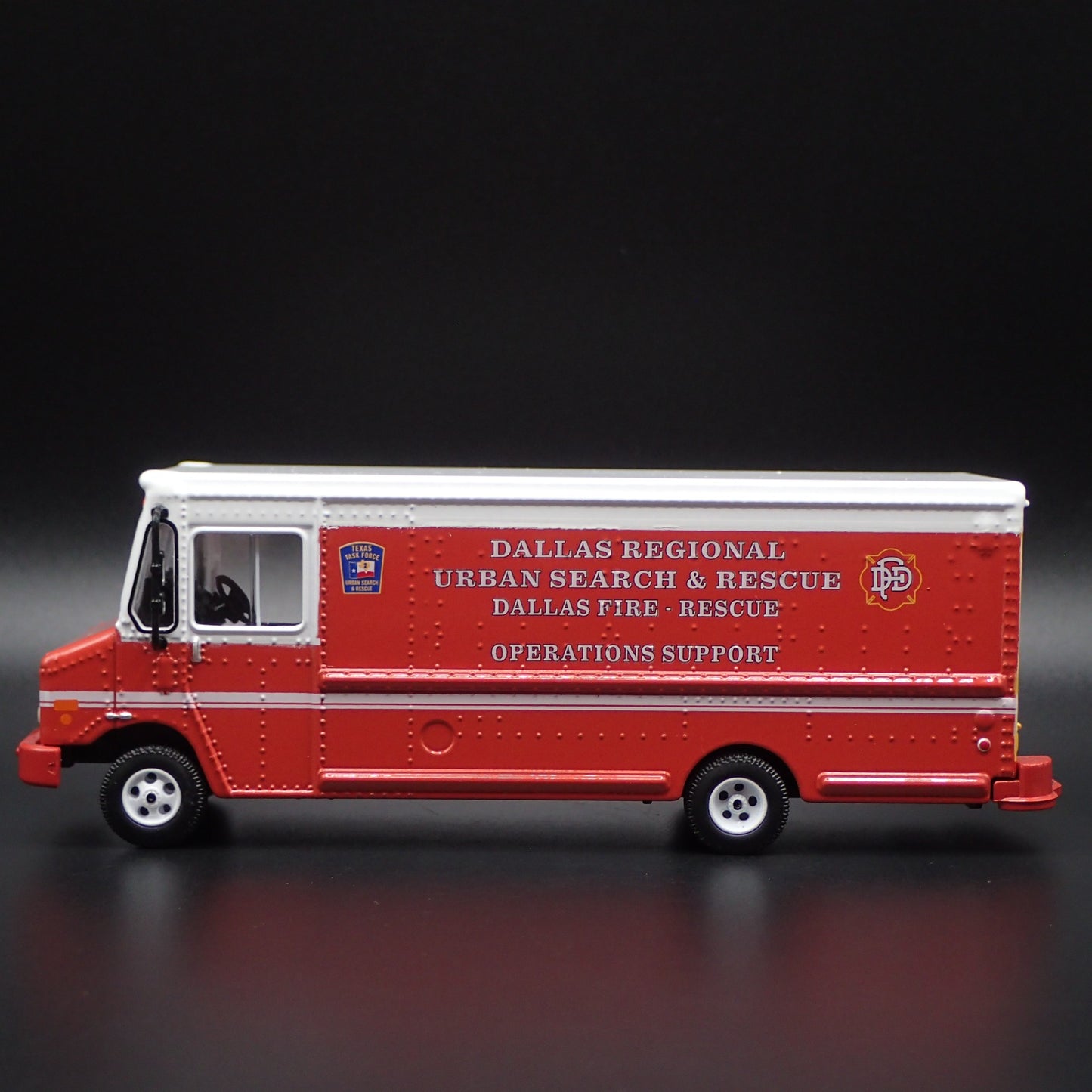 2019 DALLAS, TX URBAN SEARCH FIRE RESCUE DFD STEP VAN 1:64 SCALE DIECAST MODEL