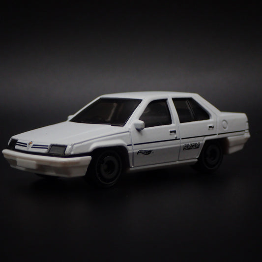 1985-1992 PROTON SAGA 4 FOUR DOOR WHITE 1:64 SCALE DIORAMA DIECAST MODEL CAR
