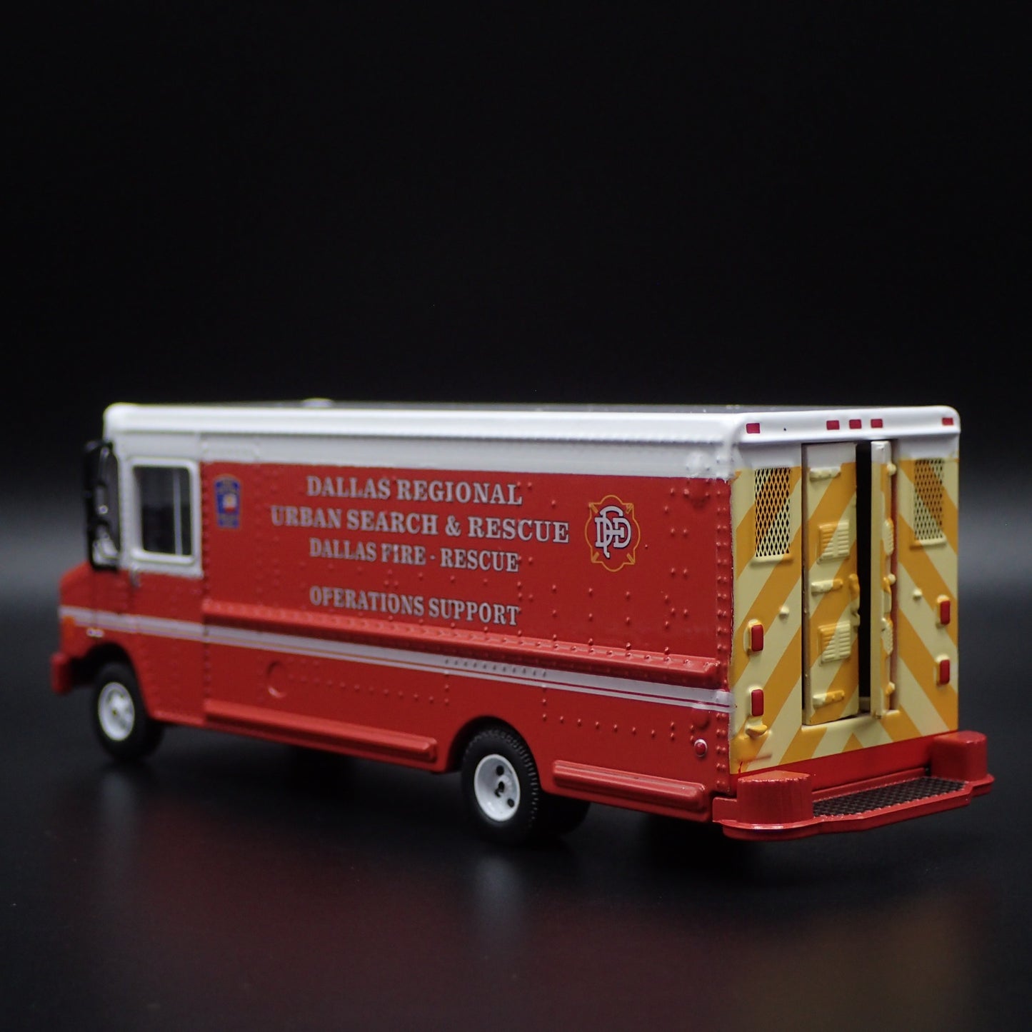 2019 DALLAS, TX URBAN SEARCH FIRE RESCUE DFD STEP VAN 1:64 SCALE DIECAST MODEL