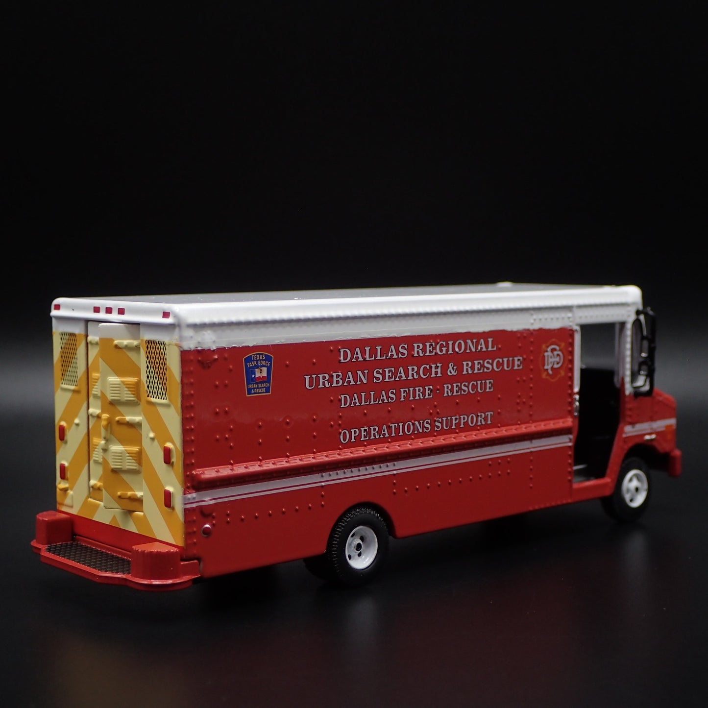 2019 DALLAS, TX URBAN SEARCH FIRE RESCUE DFD STEP VAN 1:64 SCALE DIECAST MODEL