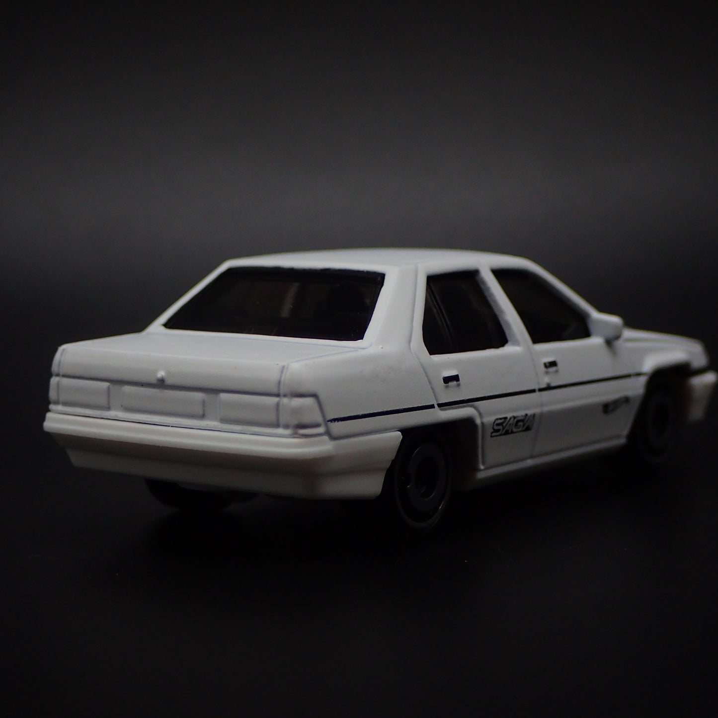 1985-1992 PROTON SAGA 4 FOUR DOOR WHITE 1:64 SCALE DIORAMA DIECAST MODEL CAR