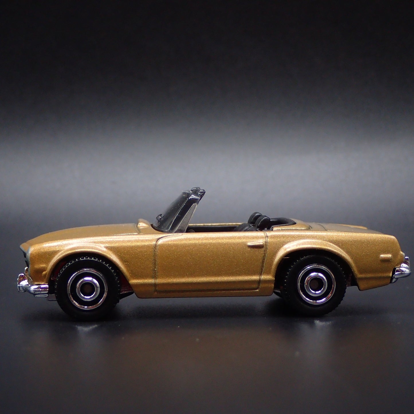 1963-1967 MERCEDES-BENZ 230 SL CONVERTIBLE 1:64 SCALE DIORAMA DIECAST MODEL CAR