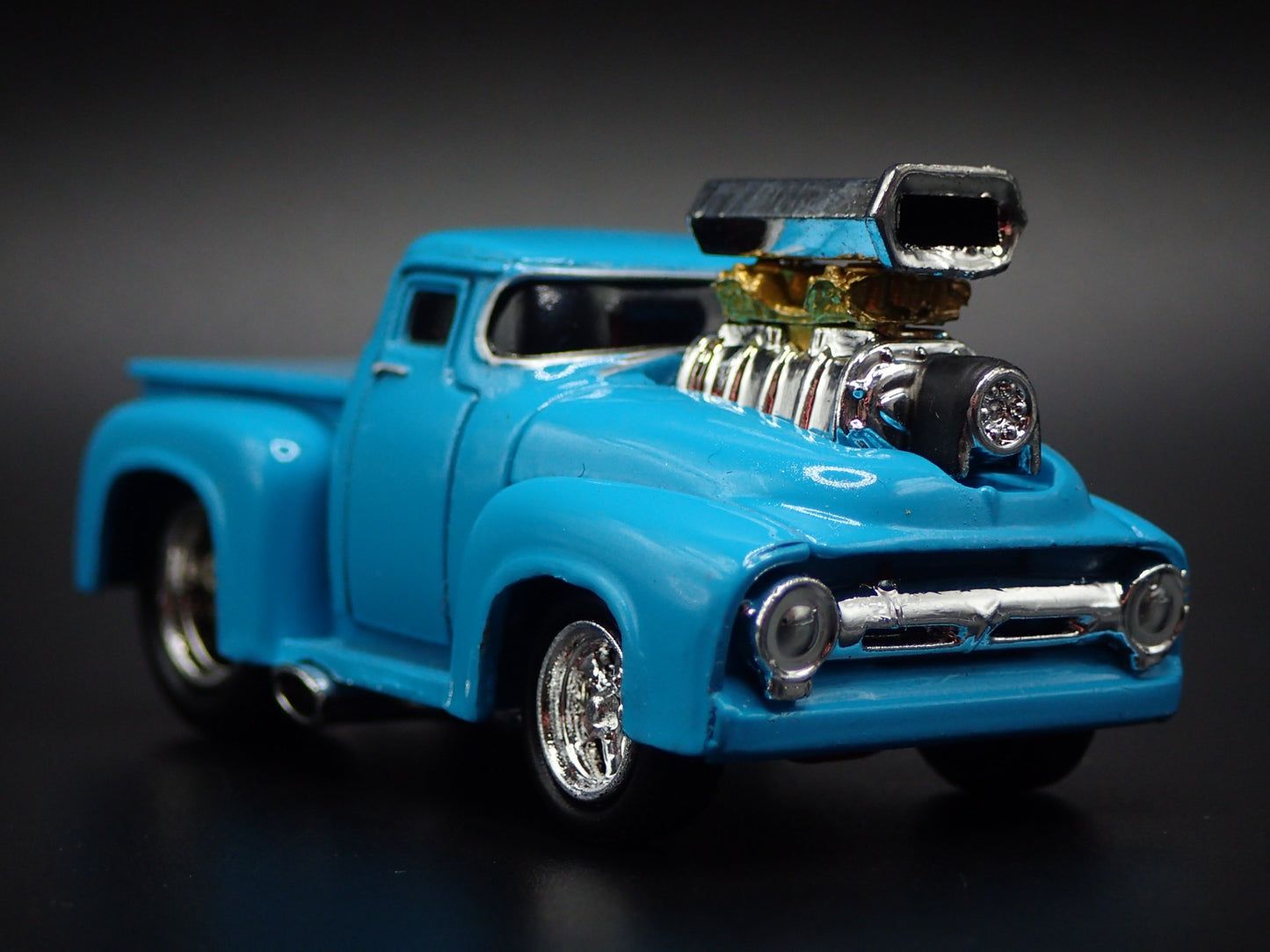 1956 56 FORD F100 PICKUP TRUCK 1:64 SCALE COLLECTIBLE DIORAMA DIECAST MODEL CAR