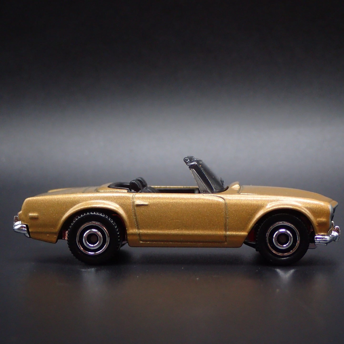 1963-1967 MERCEDES-BENZ 230 SL CONVERTIBLE 1:64 SCALE DIORAMA DIECAST MODEL CAR
