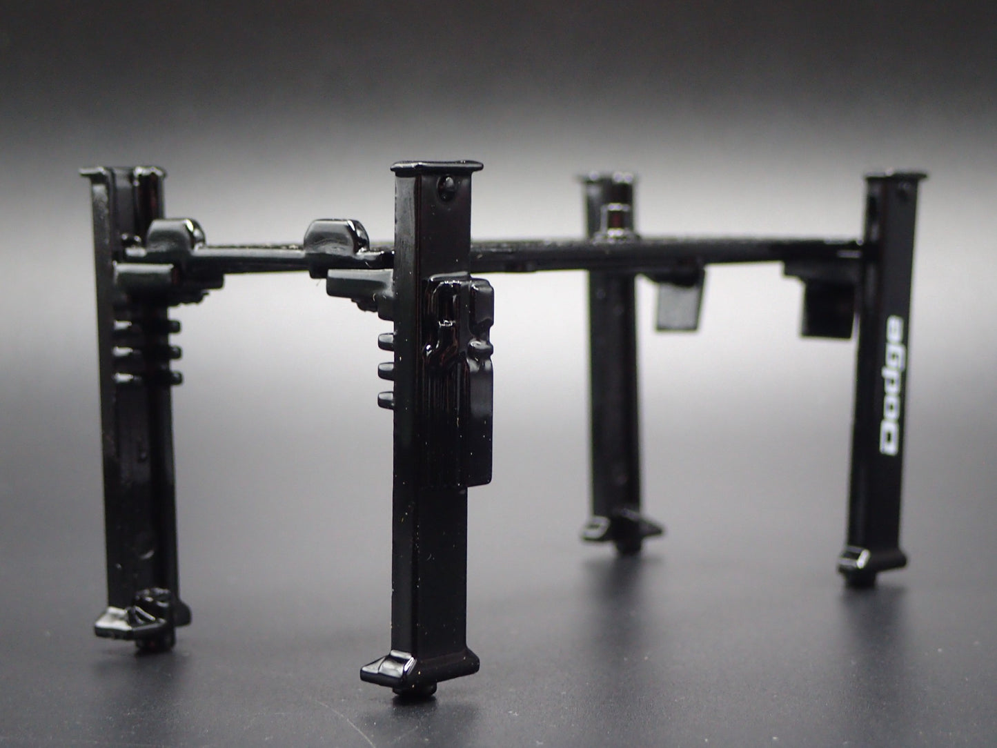 DODGE BLACK 1:64 SCALE AUTO SHOP MECHANIC GARAGE 4 POST CAR LIFT DIECAST MODEL