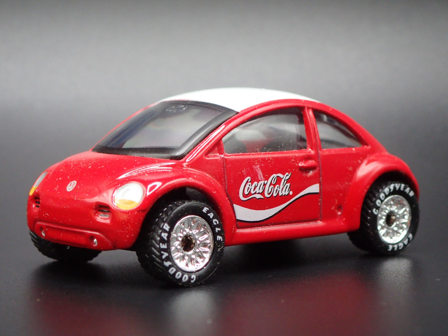 1998-2011 VW VOLKSWAGEN NEW BEETLE BUG COCA-COLA 1:64 SCALE DIECAST MODEL CAR