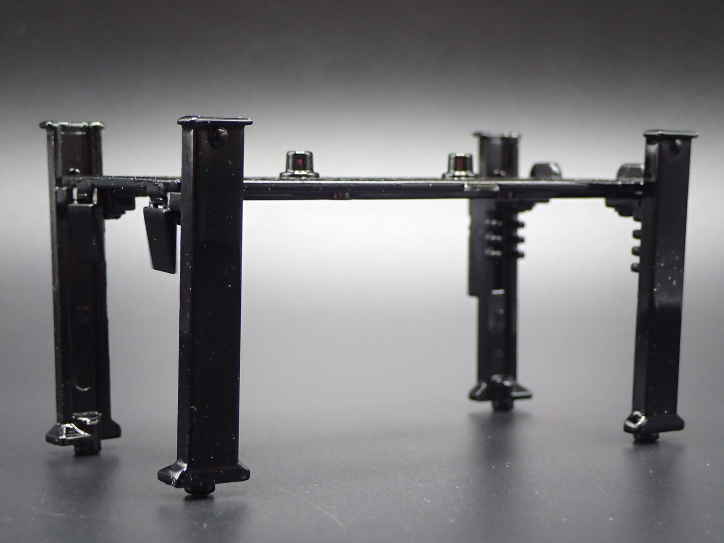 DODGE BLACK 1:64 SCALE AUTO SHOP MECHANIC GARAGE 4 POST CAR LIFT DIECAST MODEL