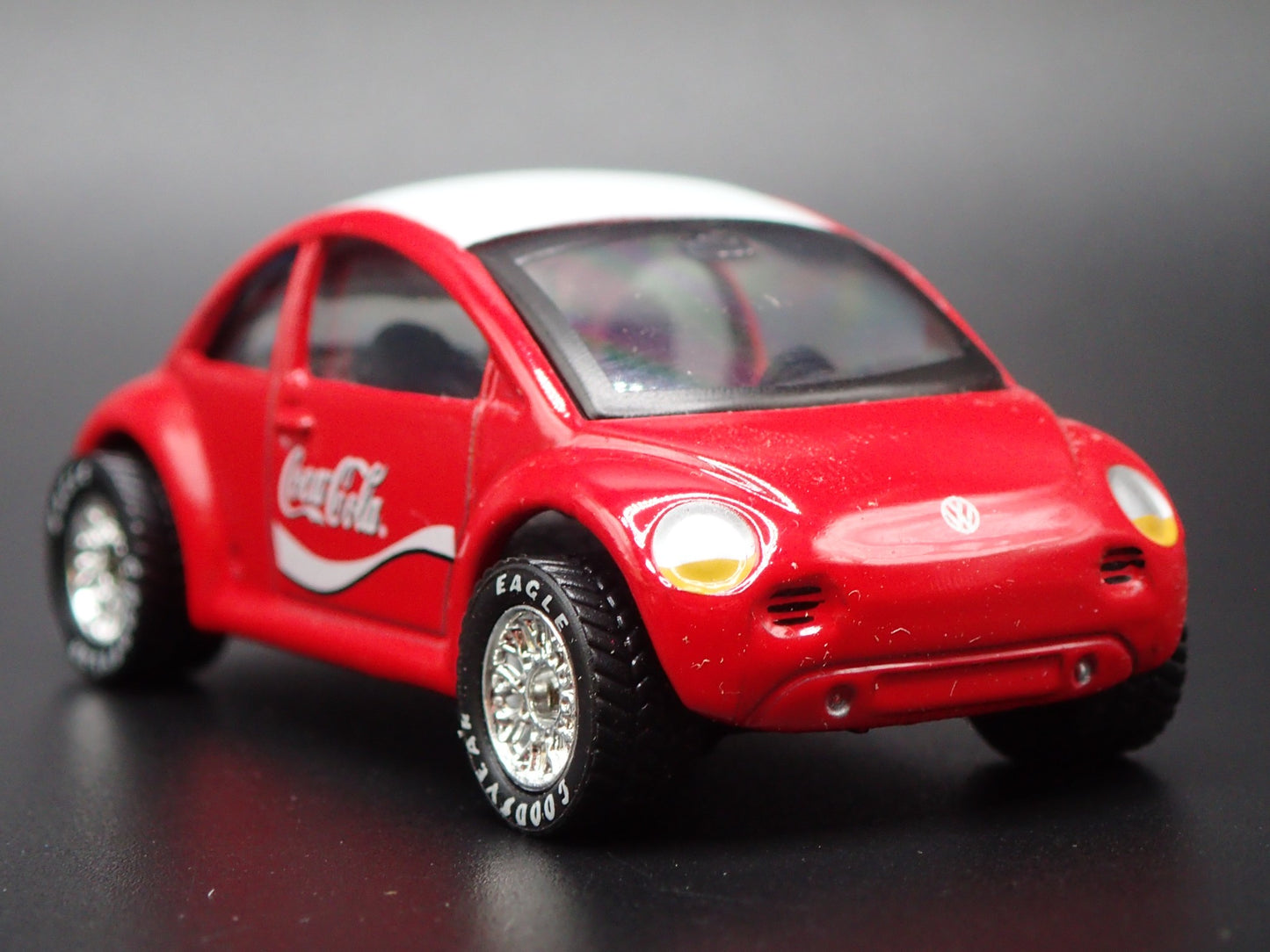 1998-2011 VW VOLKSWAGEN NEW BEETLE BUG COCA-COLA 1:64 SCALE DIECAST MODEL CAR