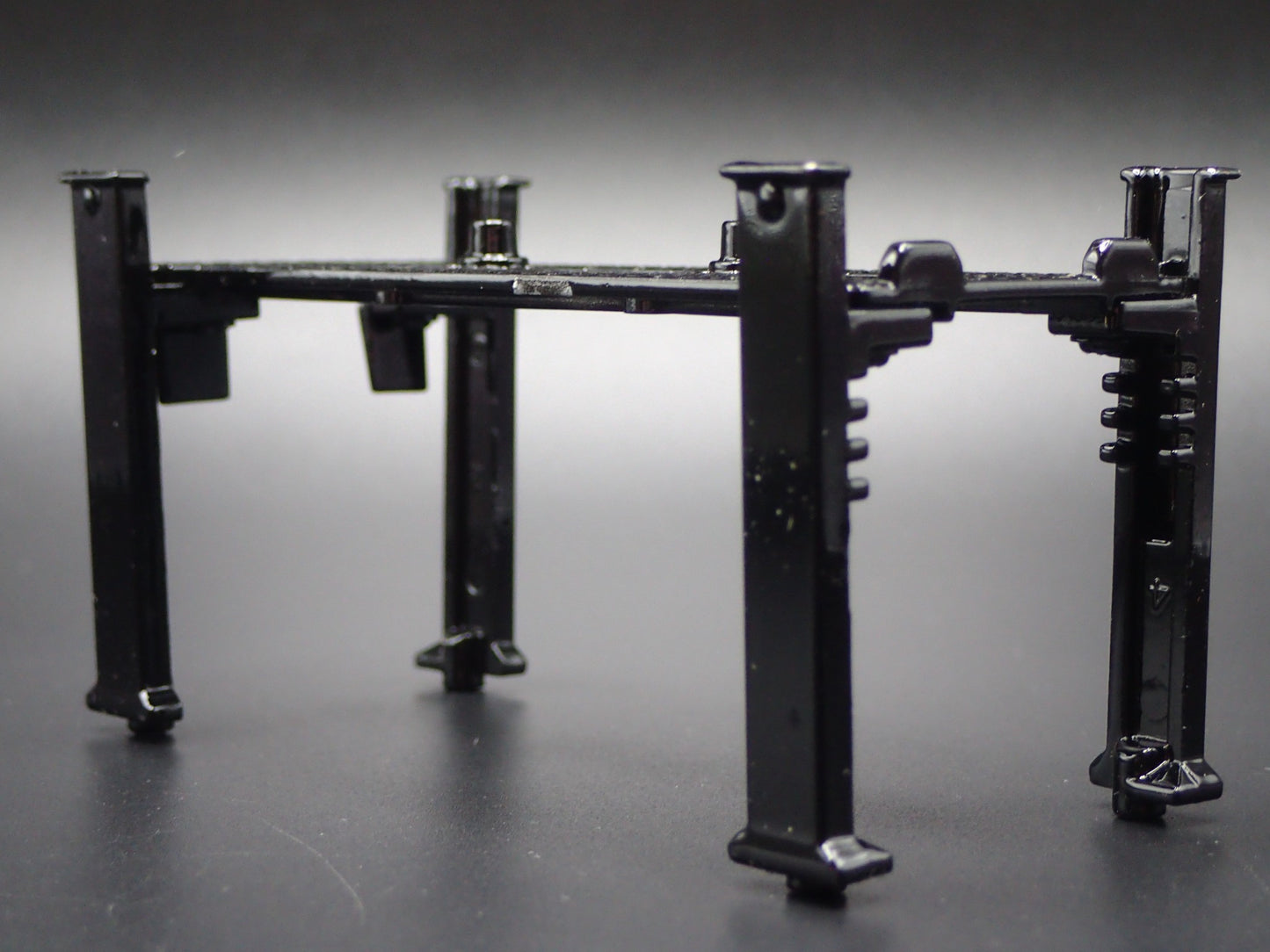 DODGE BLACK 1:64 SCALE AUTO SHOP MECHANIC GARAGE 4 POST CAR LIFT DIECAST MODEL