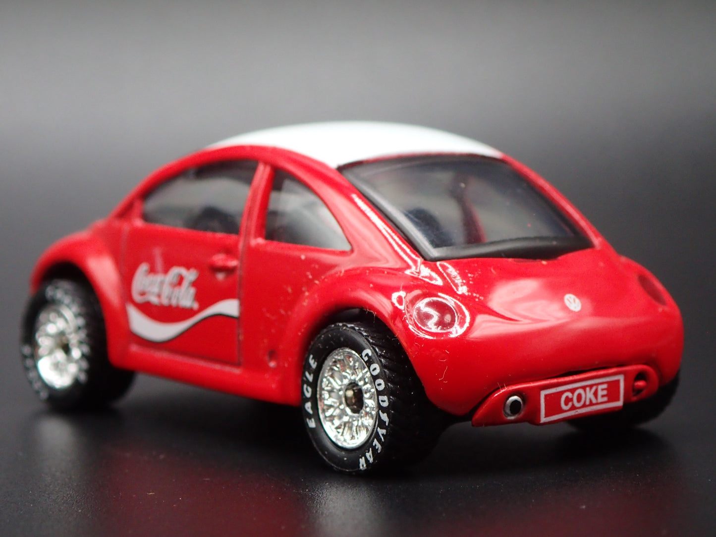 1998-2011 VW VOLKSWAGEN NEW BEETLE BUG COCA-COLA 1:64 SCALE DIECAST MODEL CAR