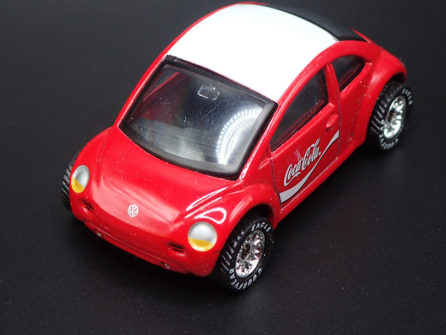 1998-2011 VW VOLKSWAGEN NEW BEETLE BUG COCA-COLA 1:64 SCALE DIECAST MODEL CAR