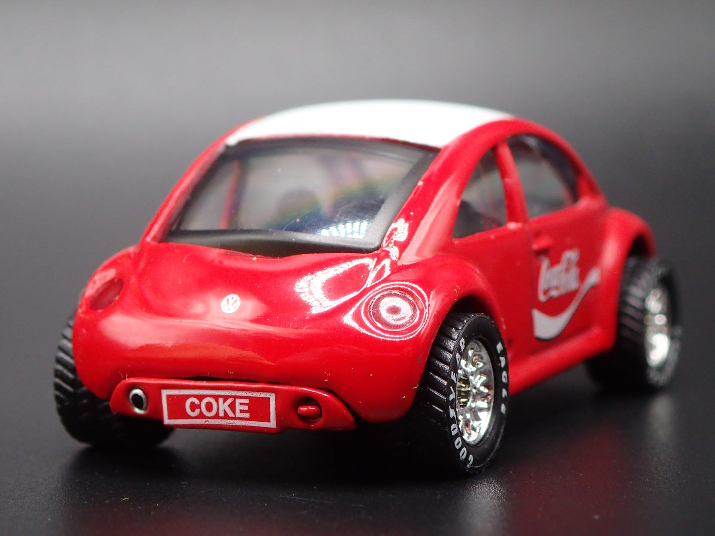 1998-2011 VW VOLKSWAGEN NEW BEETLE BUG COCA-COLA 1:64 SCALE DIECAST MODEL CAR