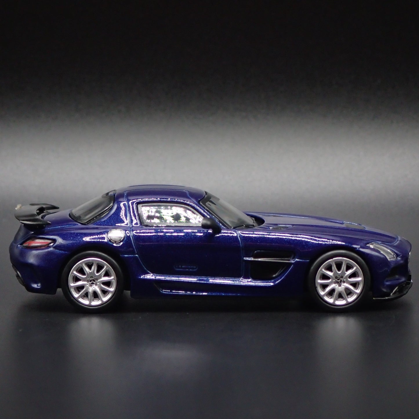 2013-2015 MERCEDES BENZ SLS AMG COUPE BLACK SERIES 1:64 SCALE DIECAST MODEL CAR