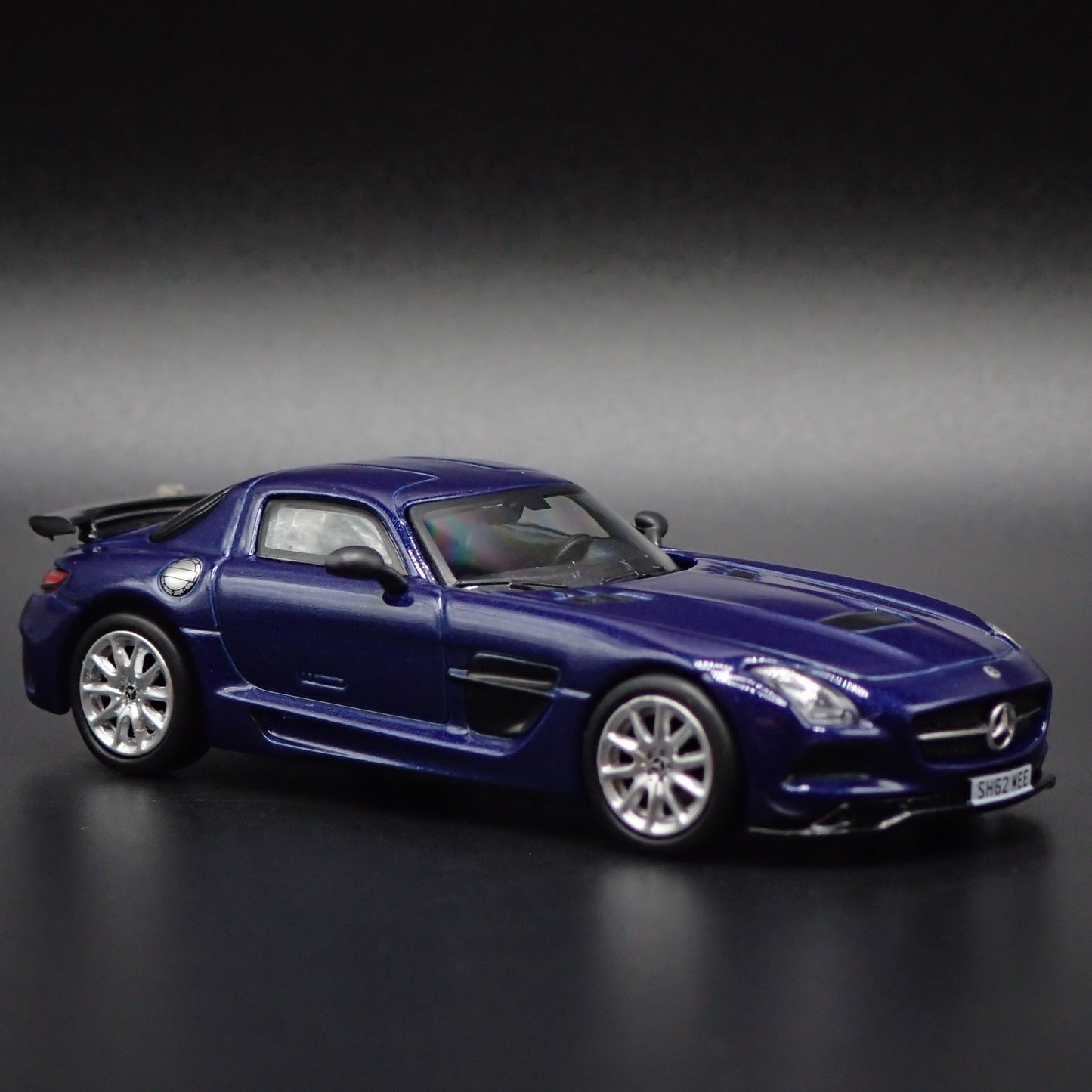 2013-2015 MERCEDES BENZ SLS AMG COUPE BLACK SERIES 1:64 SCALE DIECAST MODEL CAR