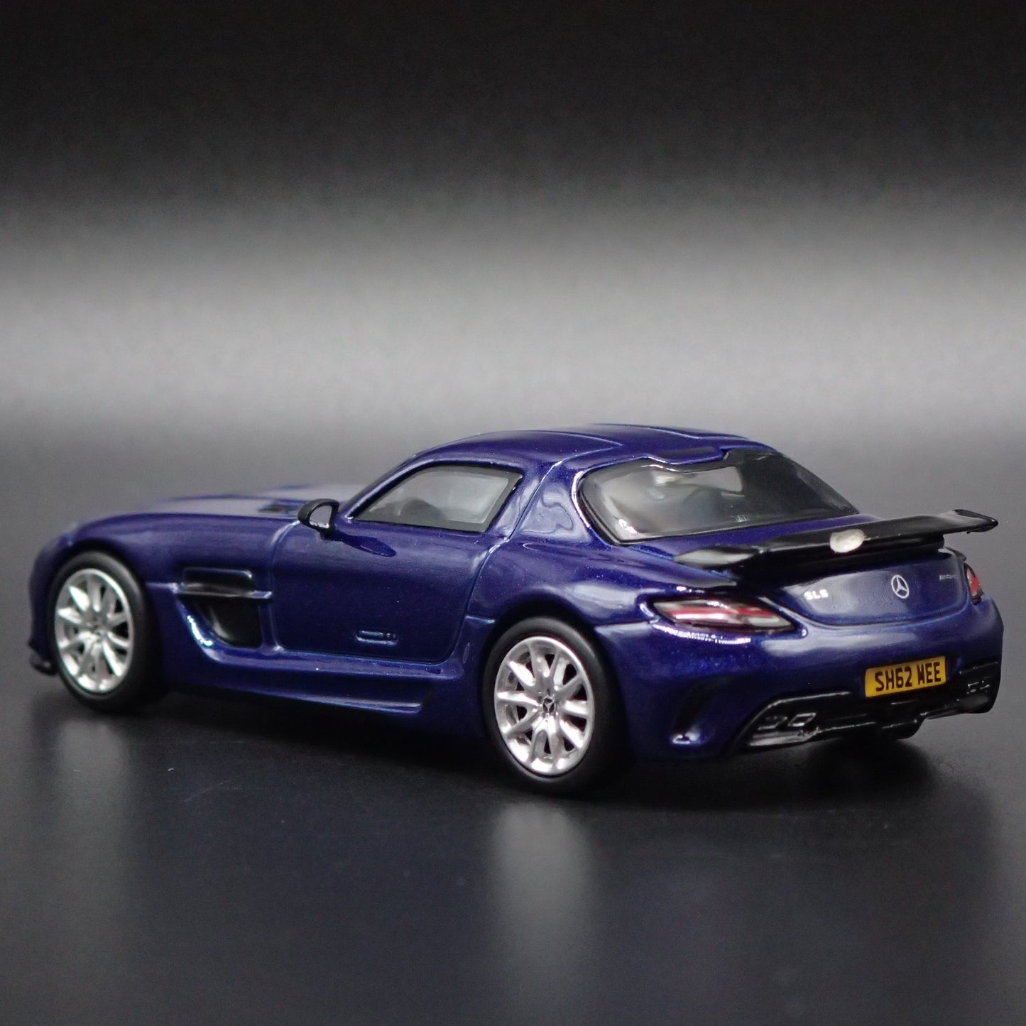 2013-2015 MERCEDES BENZ SLS AMG COUPE BLACK SERIES 1:64 SCALE DIECAST MODEL CAR