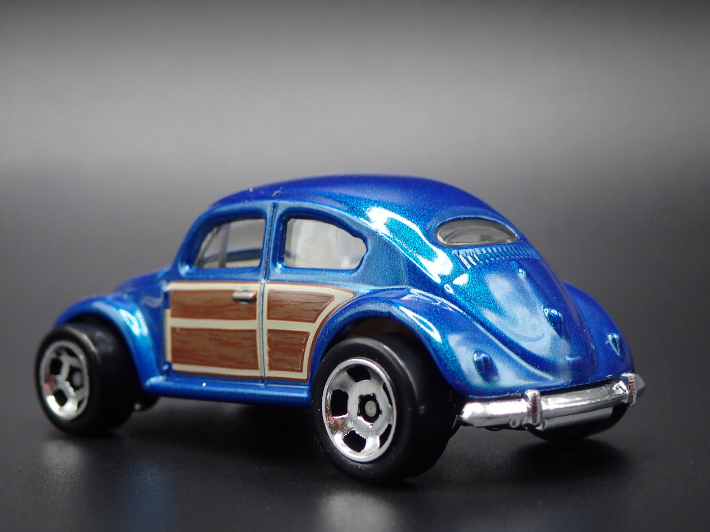 1960-1967 VW VOLKSWAGEN CLASSIC BEETLE BUG 1:64 SCALE DIORAMA DIECAST MODEL CAR