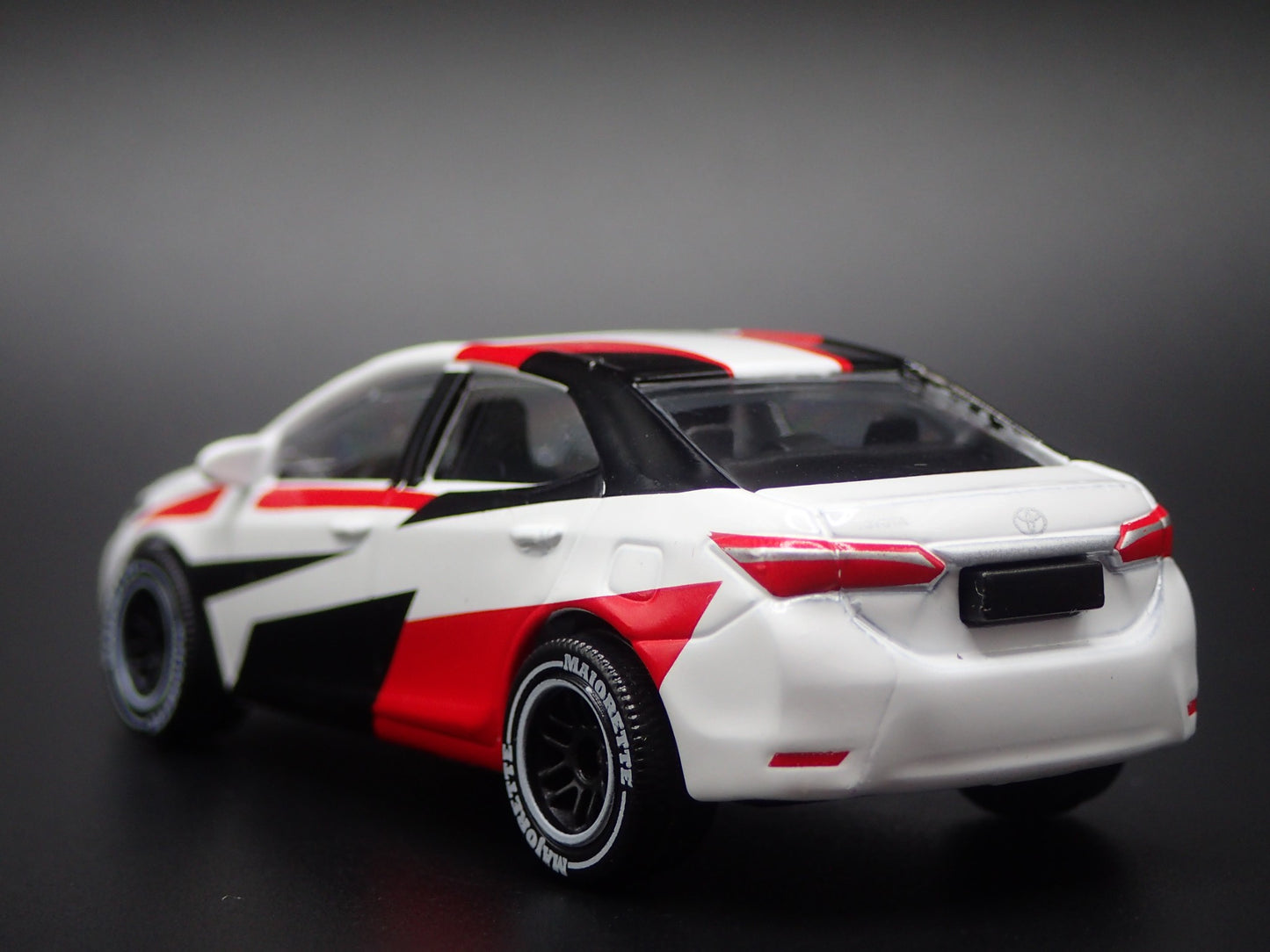 2018-2025 TOYOTA COROLLA ALTIS 1/64 SCALE COLLECTIBLE DIORAMA DIECAST MODEL CAR