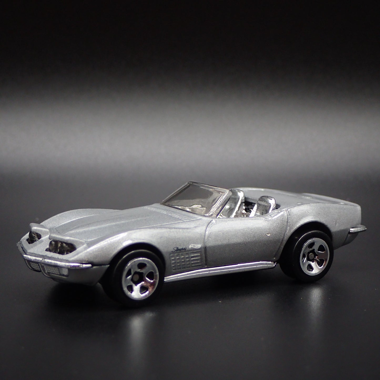 1972 CHEVY CHEVROLET CORVETTE STINGRAY CONVERTIBLE 1:64 SCALE DIECAST MODEL CAR
