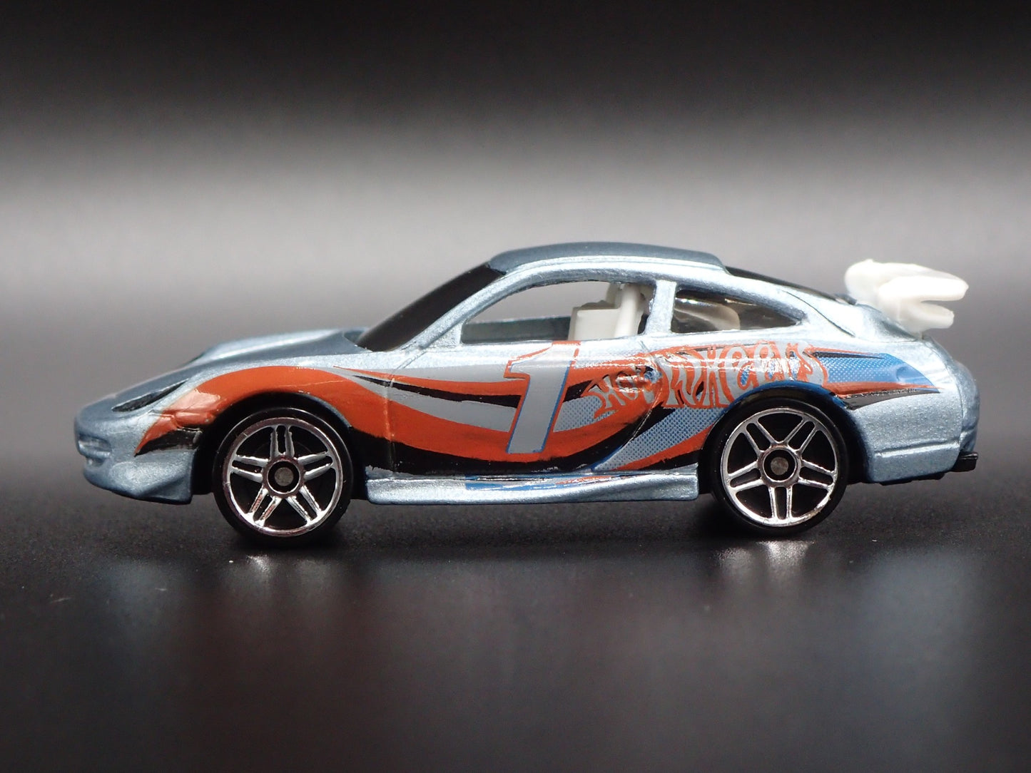 1999-2005 PORSCHE 911 GT3 CUP 996 BLUE 1:64 SCALE DIORAMA  DIECAST MODEL CAR