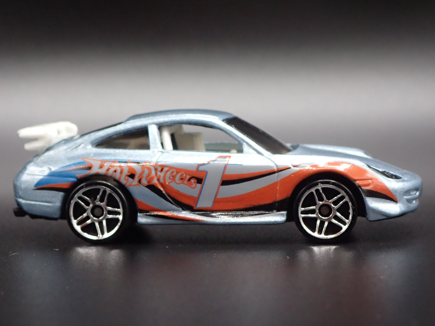 1999-2005 PORSCHE 911 GT3 CUP 996 BLUE 1:64 SCALE DIORAMA  DIECAST MODEL CAR