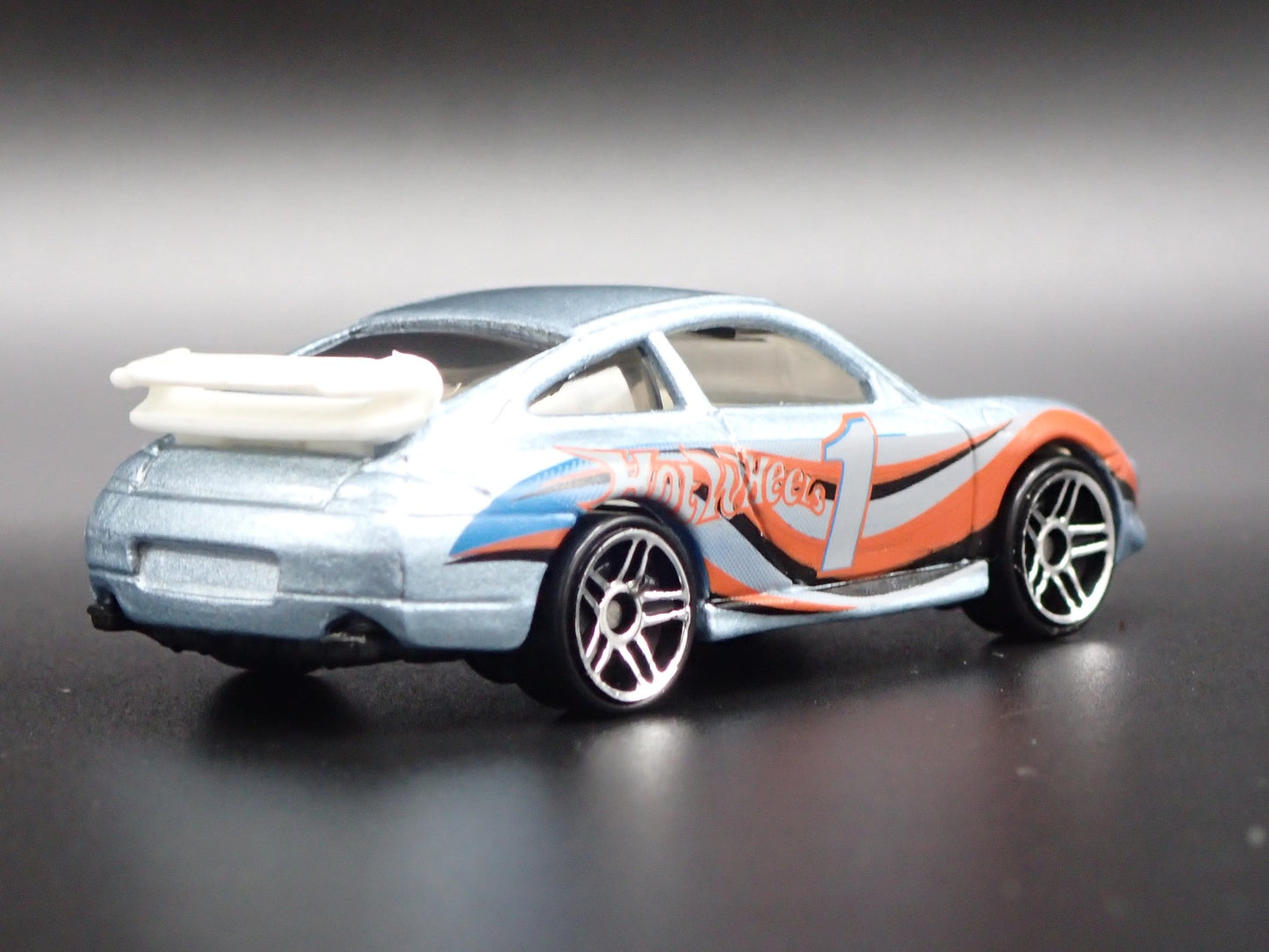 1999-2005 PORSCHE 911 GT3 CUP 996 BLUE 1:64 SCALE DIORAMA  DIECAST MODEL CAR