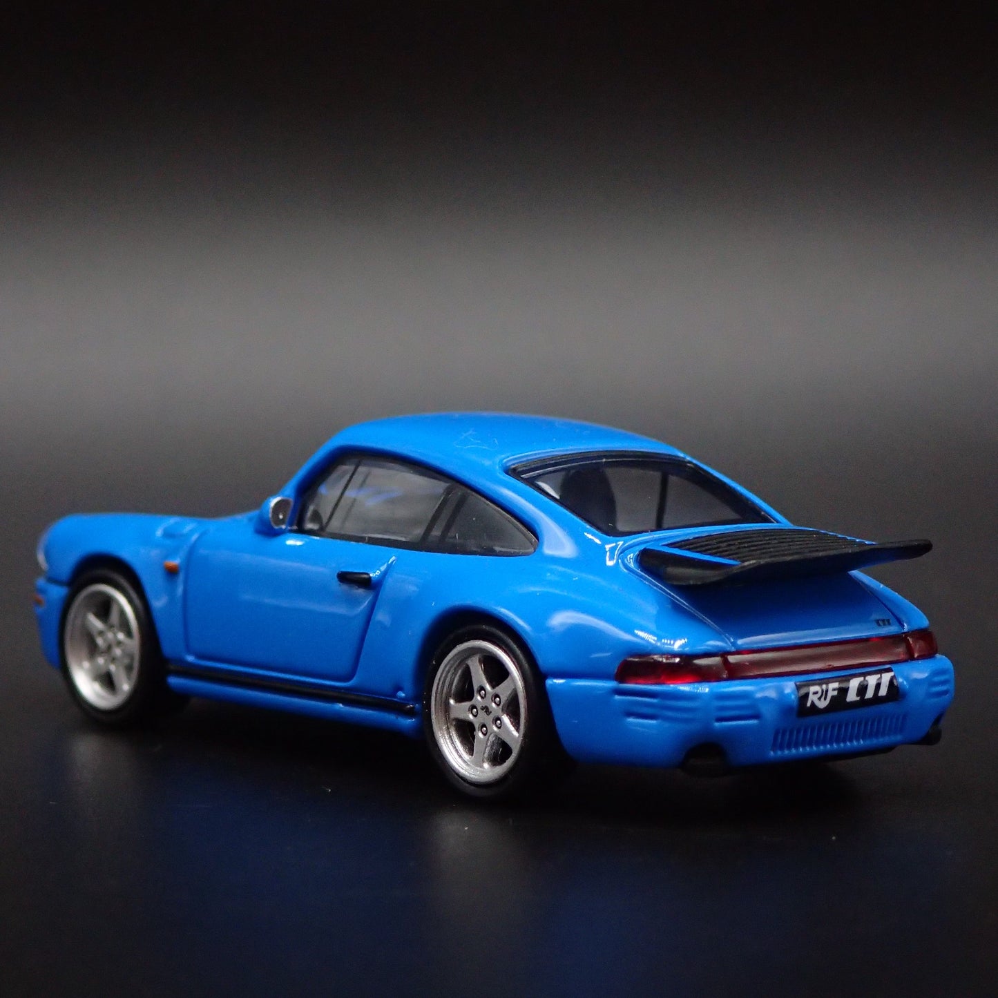 1987-1996 PORSCHE 911 CARRERA 3.2 RUF CTR 1:64 SCALE DIORAMA DIECAST MODEL CAR