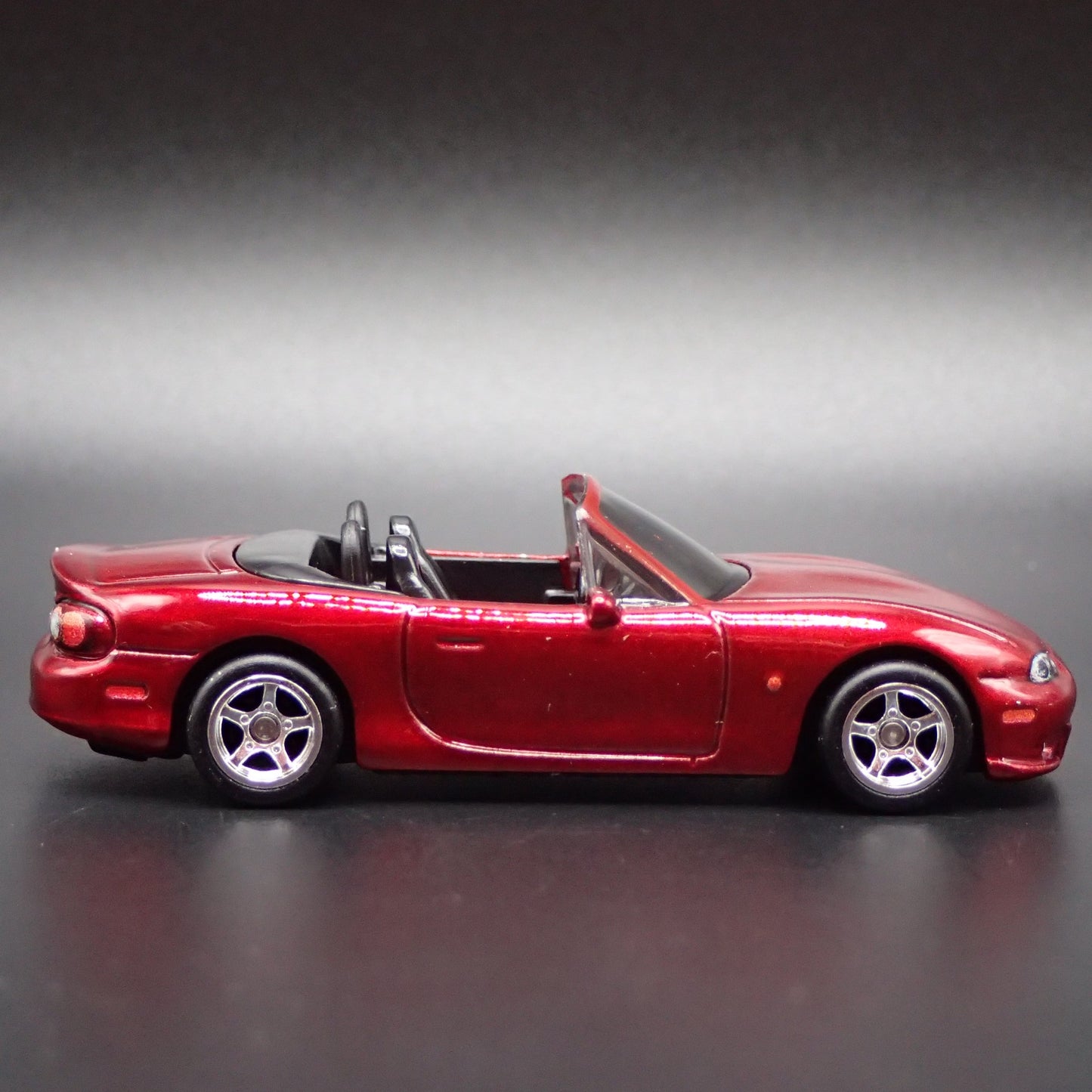 1999-2004 MAZDA MX5 MIATA MIATA NB RED 1:64 SCALE DIORAMA DIECAST MODEL CAR