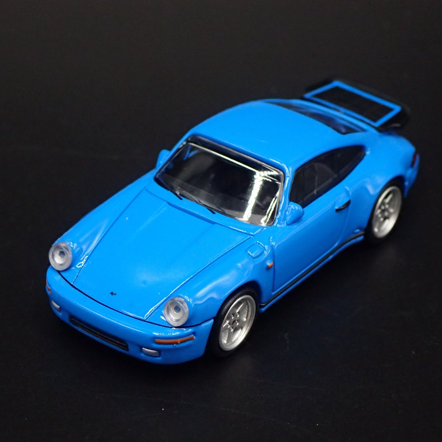 1987-1996 PORSCHE 911 CARRERA 3.2 RUF CTR 1:64 SCALE DIORAMA DIECAST MODEL CAR