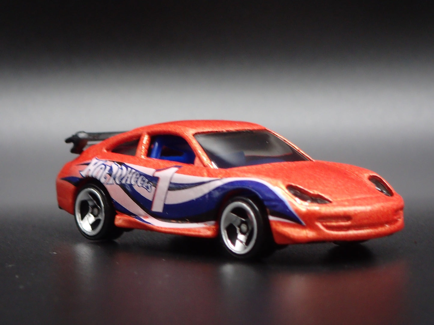 1999-2005 PORSCHE 911 GT3 CUP 996 ORANGE 1:64 SCALE DIORAMA  DIECAST MODEL CAR