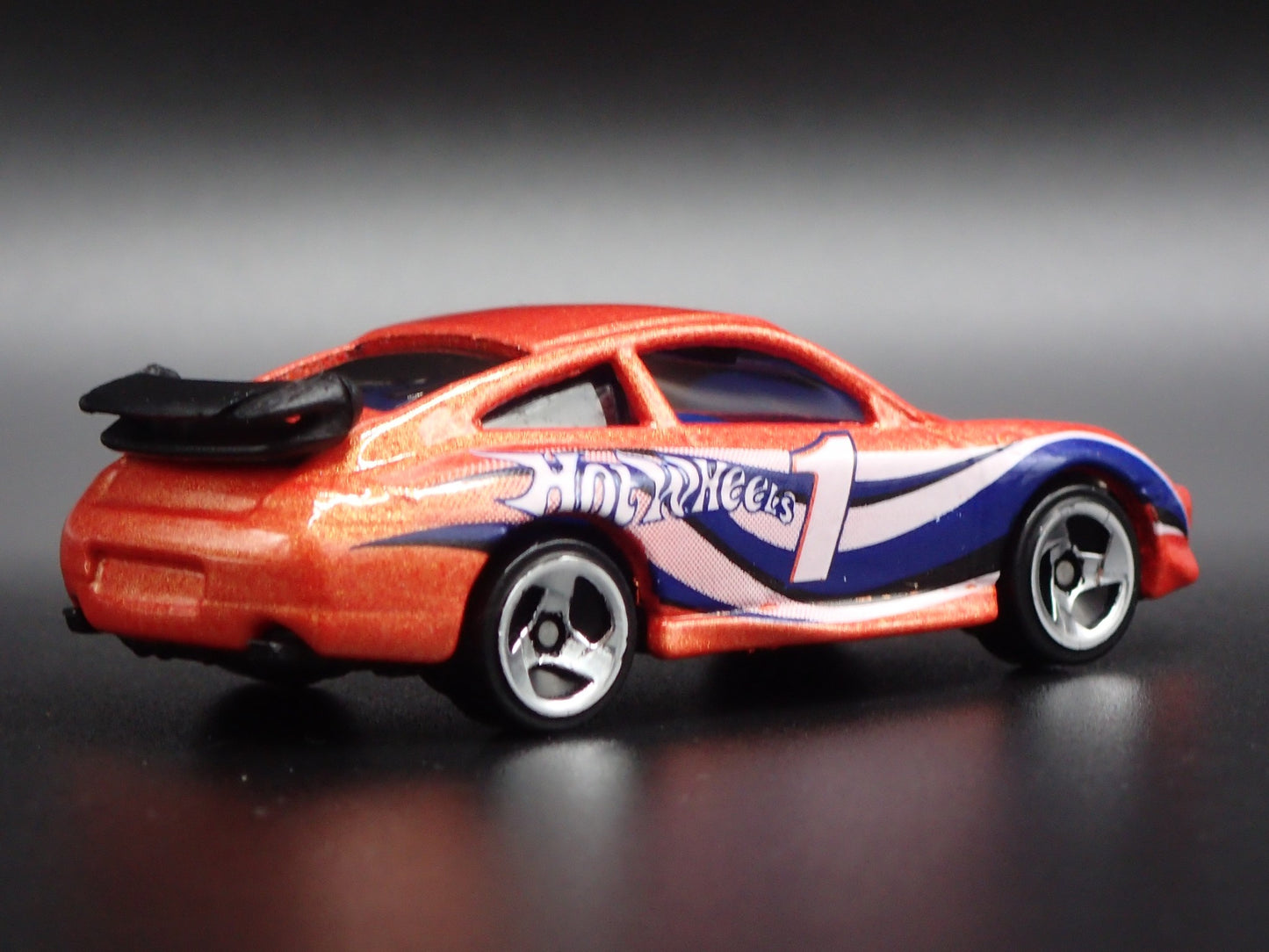 1999-2005 PORSCHE 911 GT3 CUP 996 ORANGE 1:64 SCALE DIORAMA  DIECAST MODEL CAR