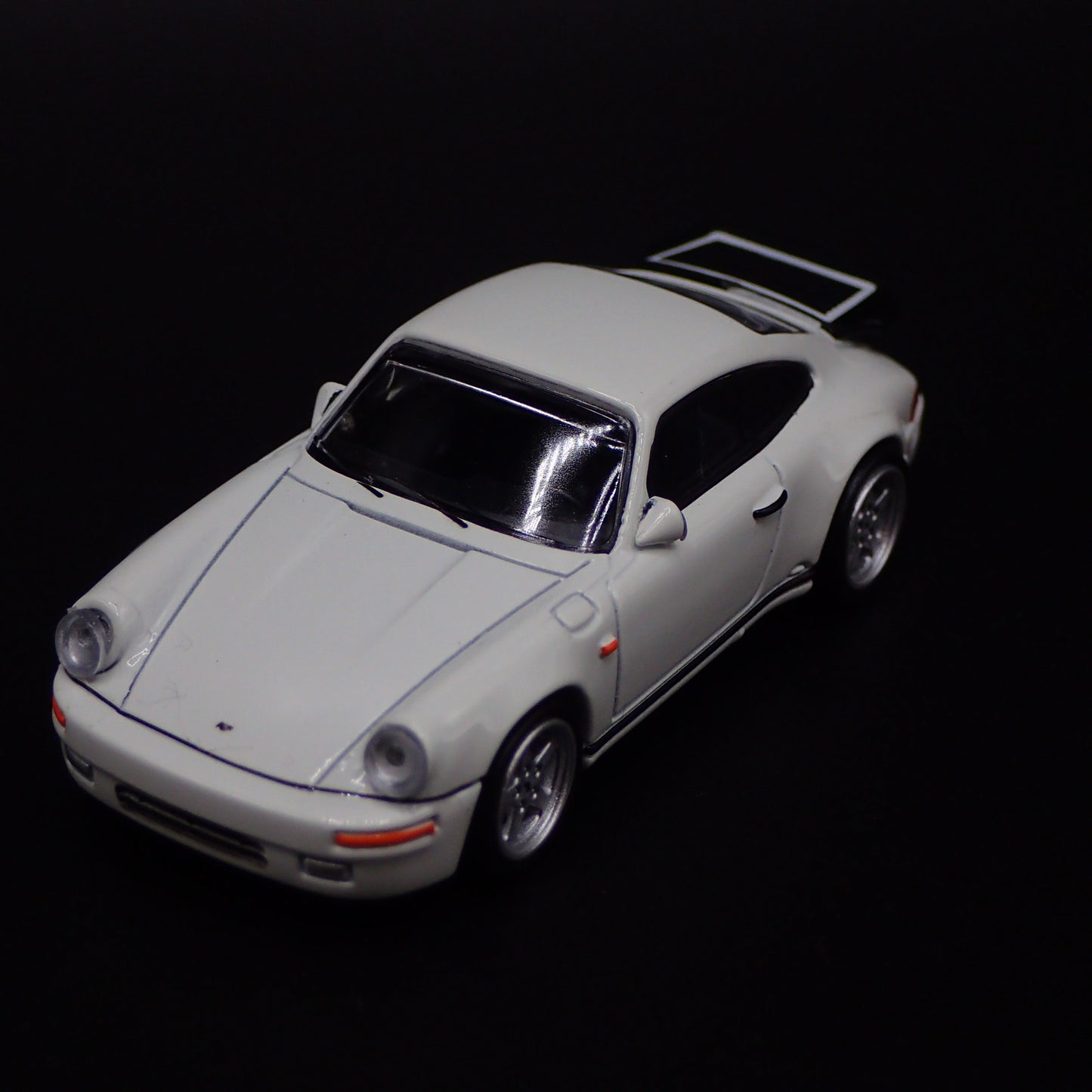 1987-1996 PORSCHE 911 CARRERA 3.2 RUF CTR 1:64 SCALE DIORAMA DIECAST MODEL CAR