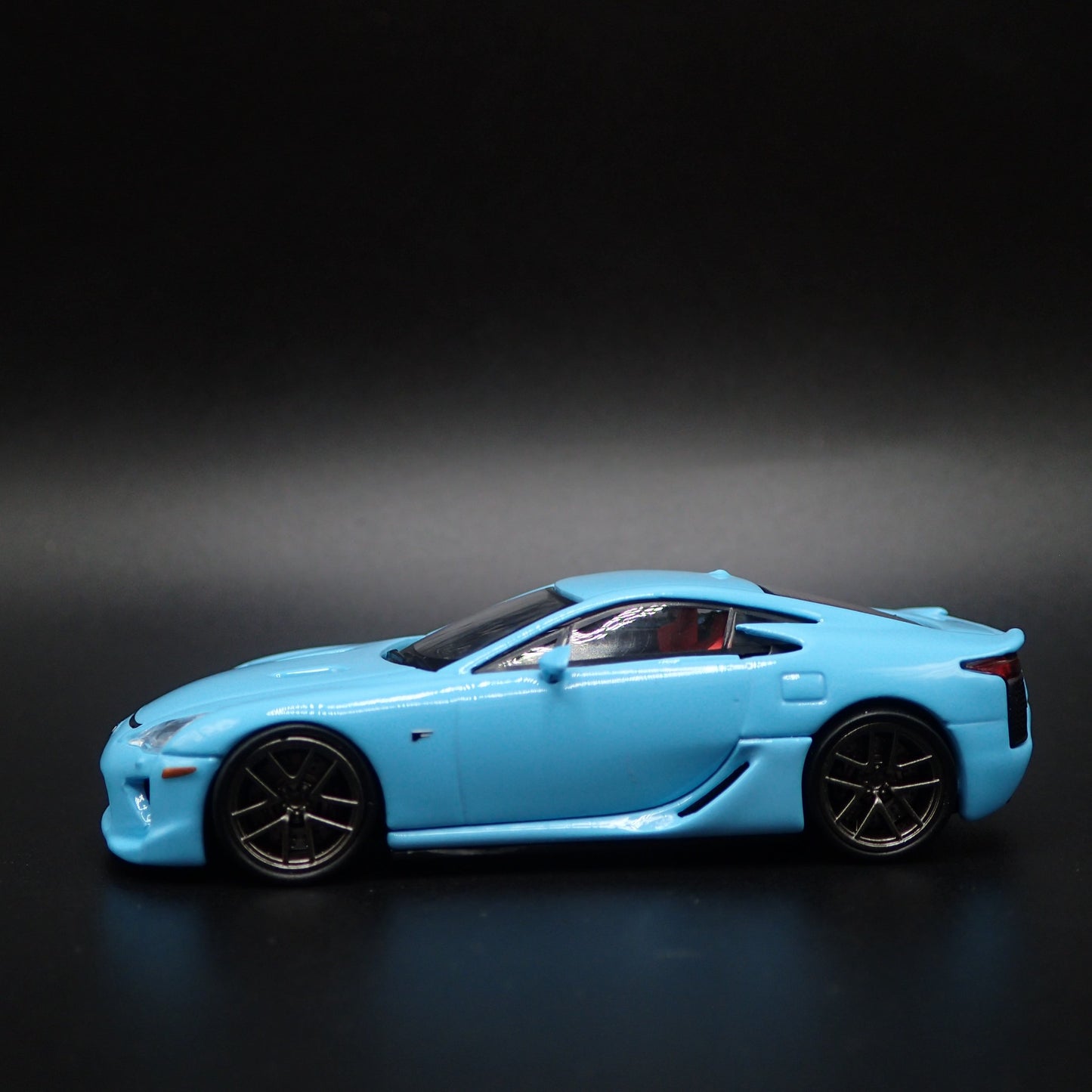 2010-2012 LEXUS LFA SUPER CAR 1/64 SCALE COLLECTIBLE DIORAMA DIECAST MODEL CAR