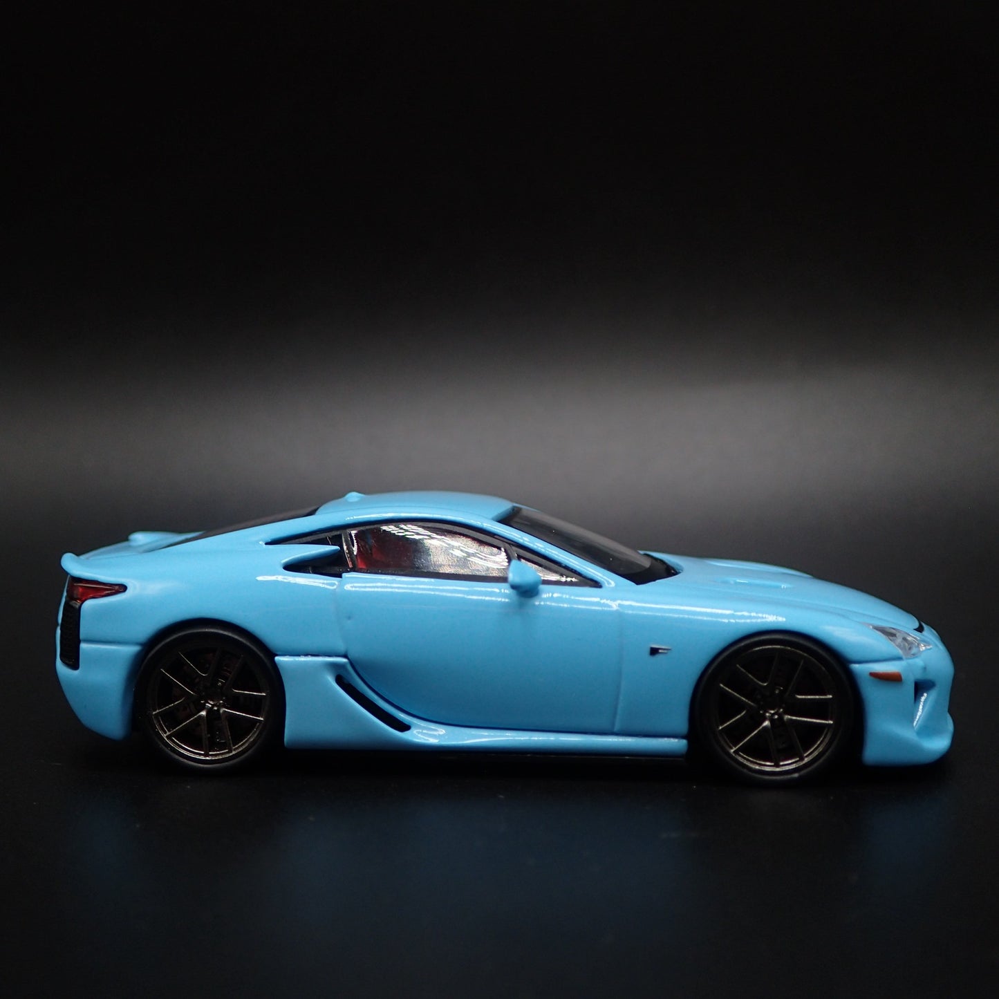 2010-2012 LEXUS LFA SUPER CAR 1/64 SCALE COLLECTIBLE DIORAMA DIECAST MODEL CAR