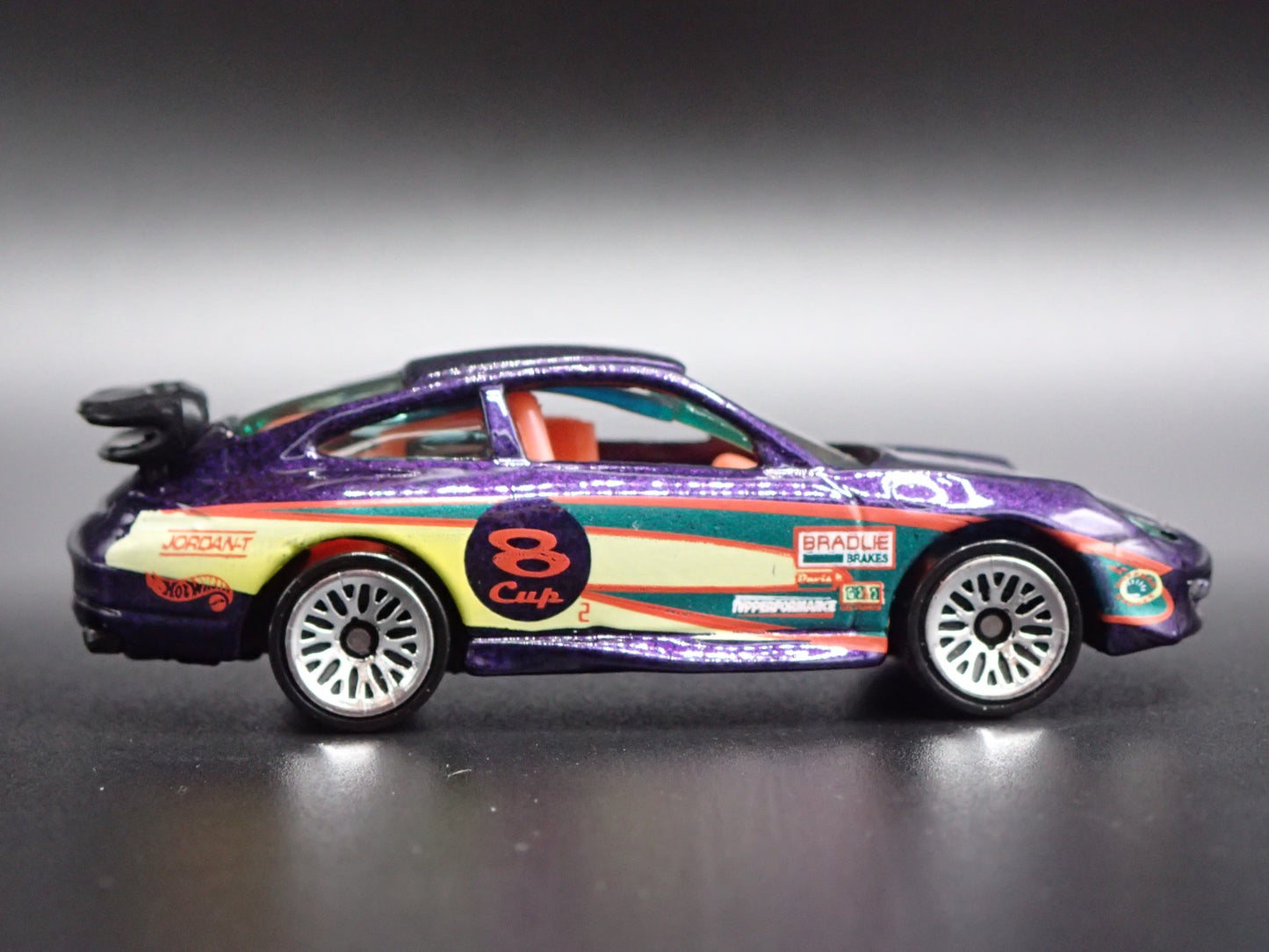 1999-2005 PORSCHE 911 GT3 CUP 996 PURPLE 1:64 SCALE DIORAMA  DIECAST MODEL CAR