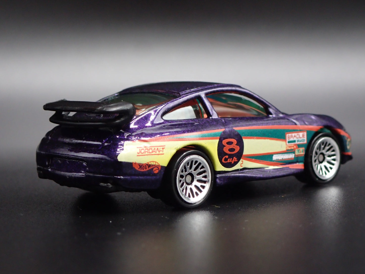 1999-2005 PORSCHE 911 GT3 CUP 996 PURPLE 1:64 SCALE DIORAMA  DIECAST MODEL CAR