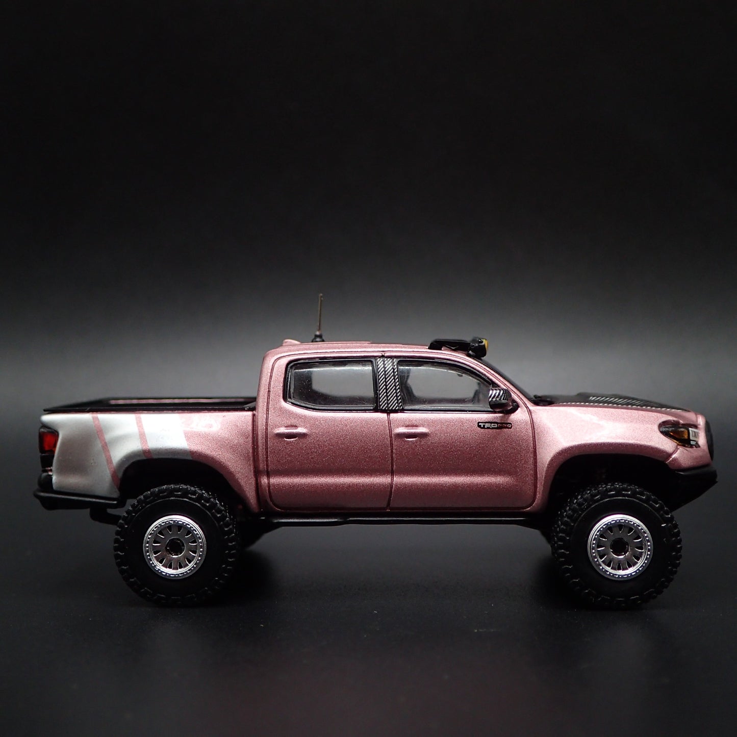 2016-2023 TOYOTA TACOMA PICKUP TRUCK TRD 1:64 SCALE DIORAMA DIECAST MODEL CAR