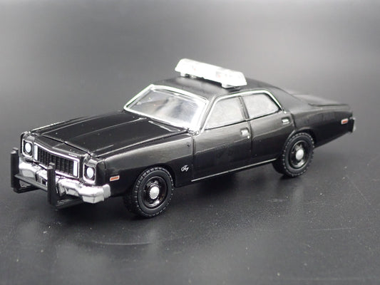 1975 75 PLYMOUTH FURY POLICE CAR BLACK 1:64 SCALE COLLECTIBLE DIECAST MODEL CAR