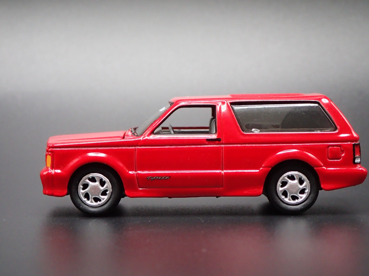 1992 92 GMC TYPHOON SUV RED 1/64 SCALE LIMITED EDITION DIORAMA DIECAST MODEL CAR