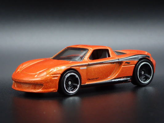 2003-2006 PORSCHE CARRERA GT SUPER CAR RARE 1:64 SCALE DIORAMA DIECAST MODEL CAR
