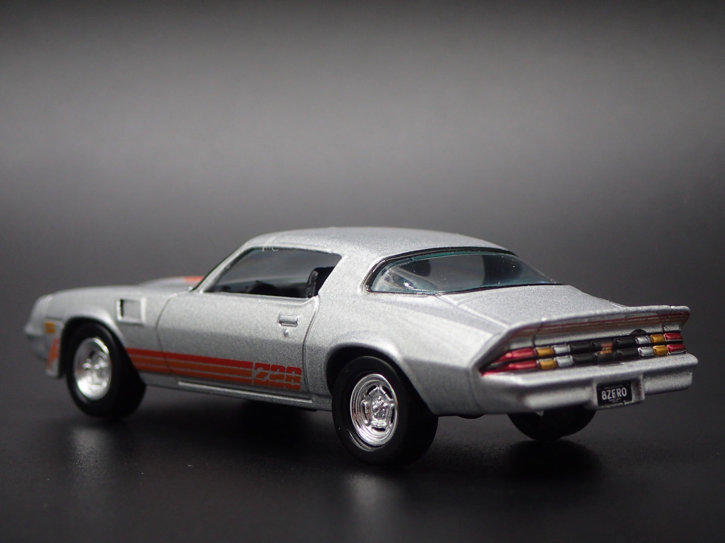 1980 80 CHEVY CHEVROLET CAMARO Z28 SILVER 1:64 SCALE DIORAMA DIECAST MODEL CAR