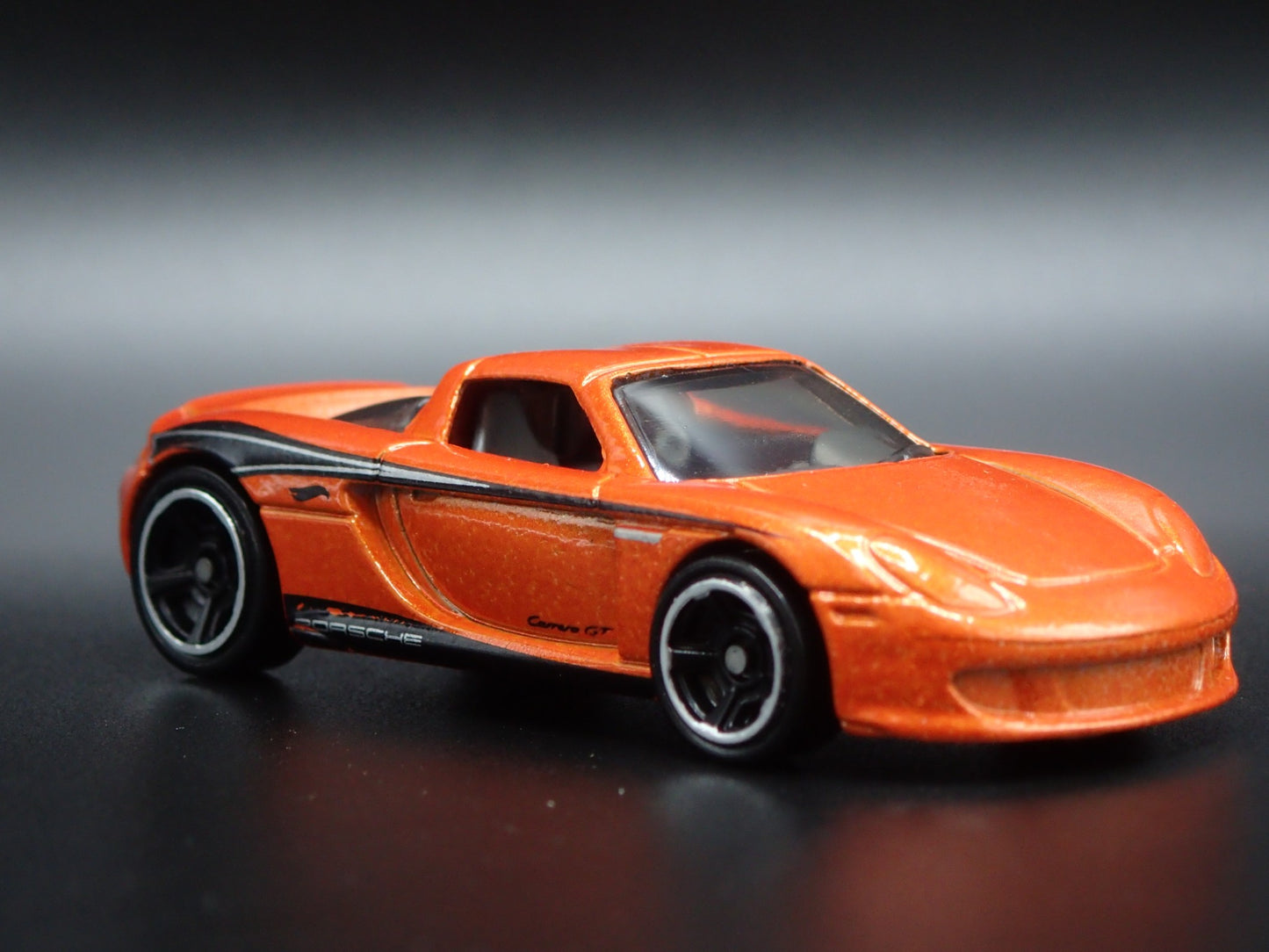 2003-2006 PORSCHE CARRERA GT SUPER CAR RARE 1:64 SCALE DIORAMA DIECAST MODEL CAR