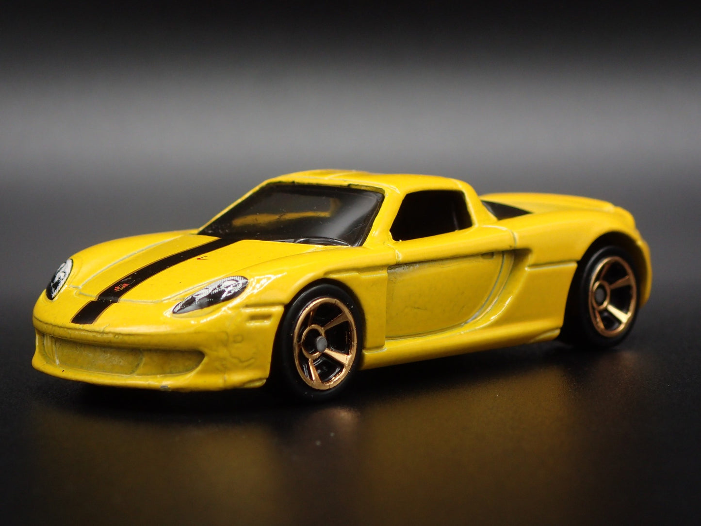 2003-2006 PORSCHE CARRERA GT SUPER CAR RARE 1:64 SCALE DIORAMA DIECAST MODEL CAR