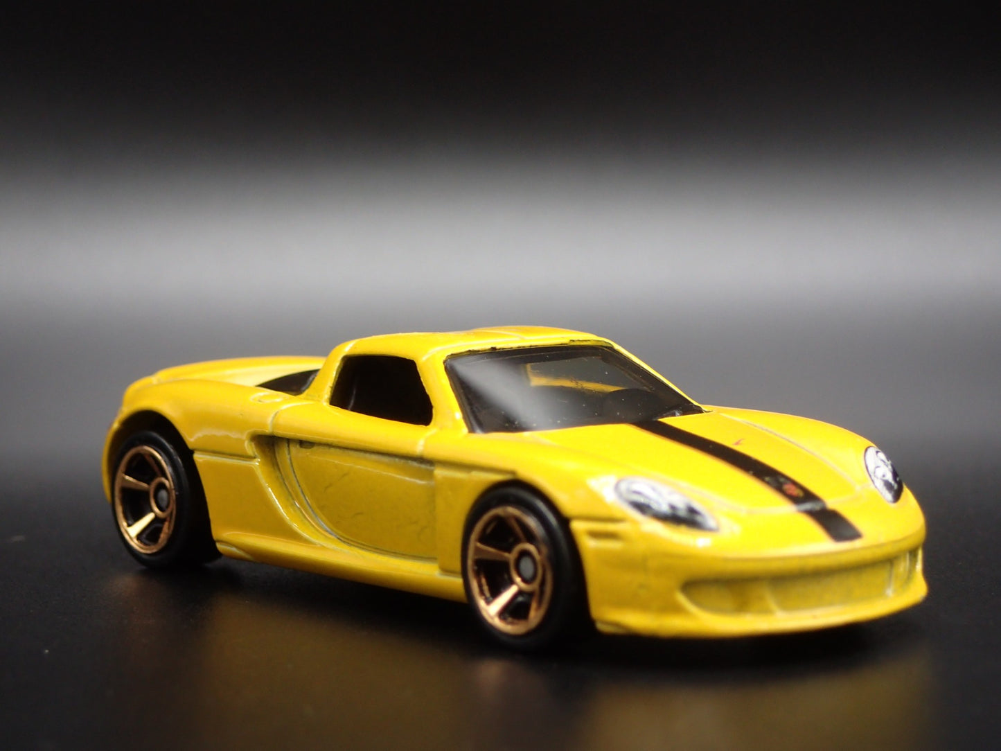 2003-2006 PORSCHE CARRERA GT SUPER CAR RARE 1:64 SCALE DIORAMA DIECAST MODEL CAR