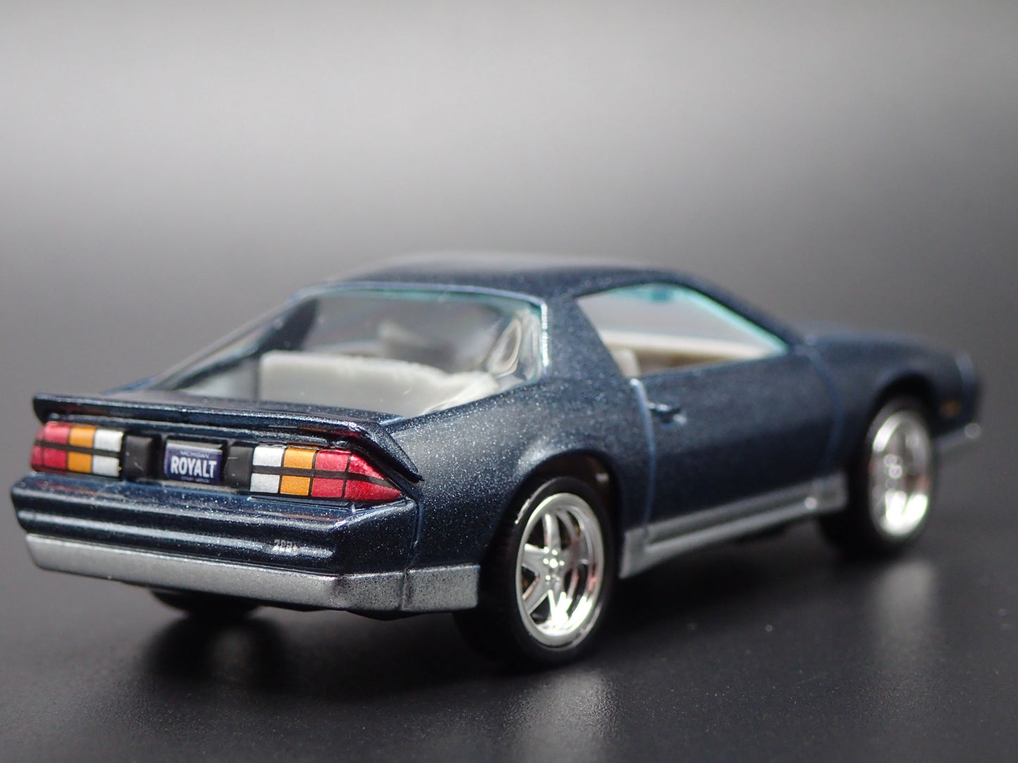 1984 84 CHEVY CHEVROLET CAMARO Z28 BLUE 1:64 SCALE DIORAMA DIECAST MODEL CAR