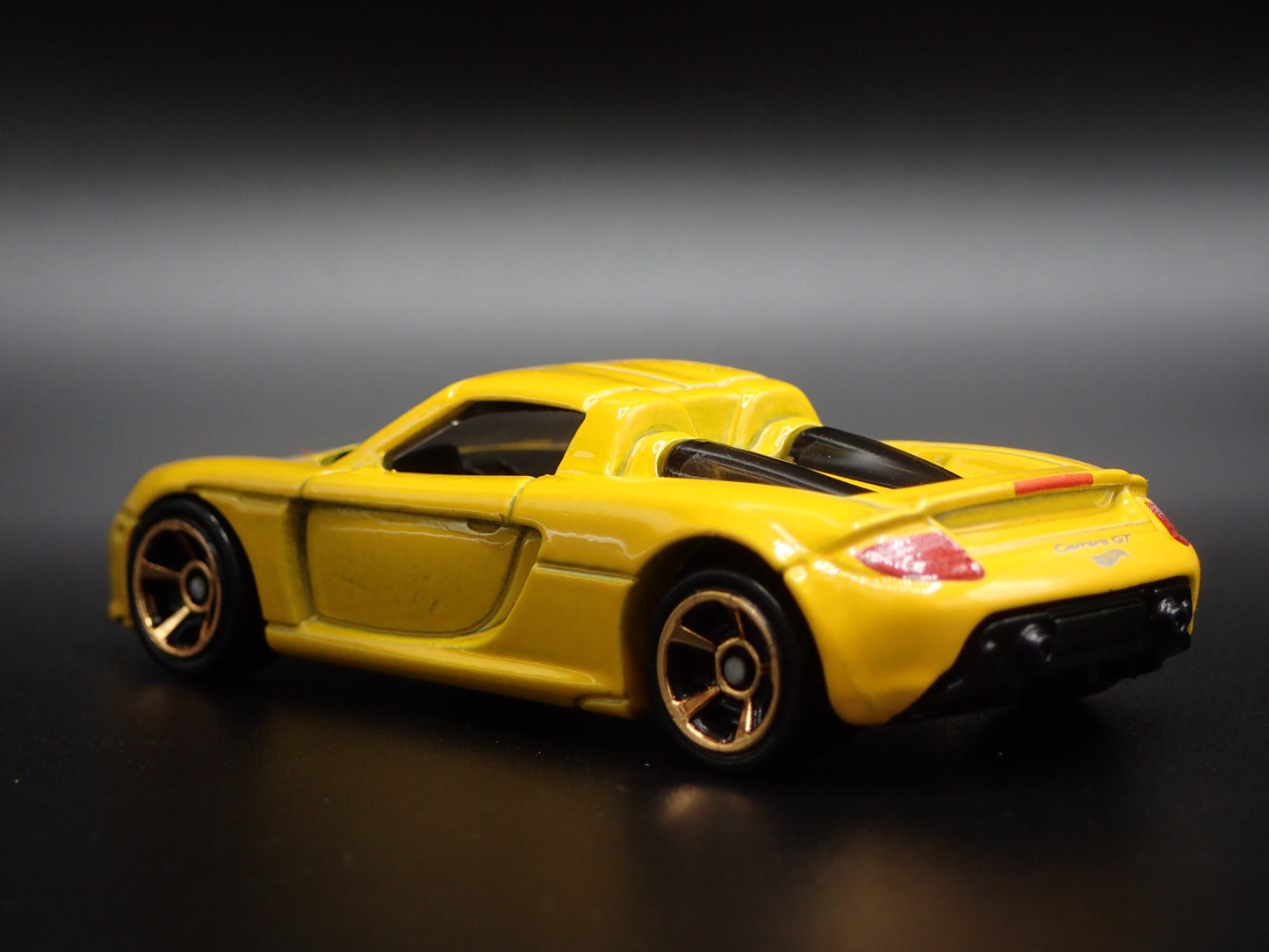 2003-2006 PORSCHE CARRERA GT SUPER CAR RARE 1:64 SCALE DIORAMA DIECAST MODEL CAR
