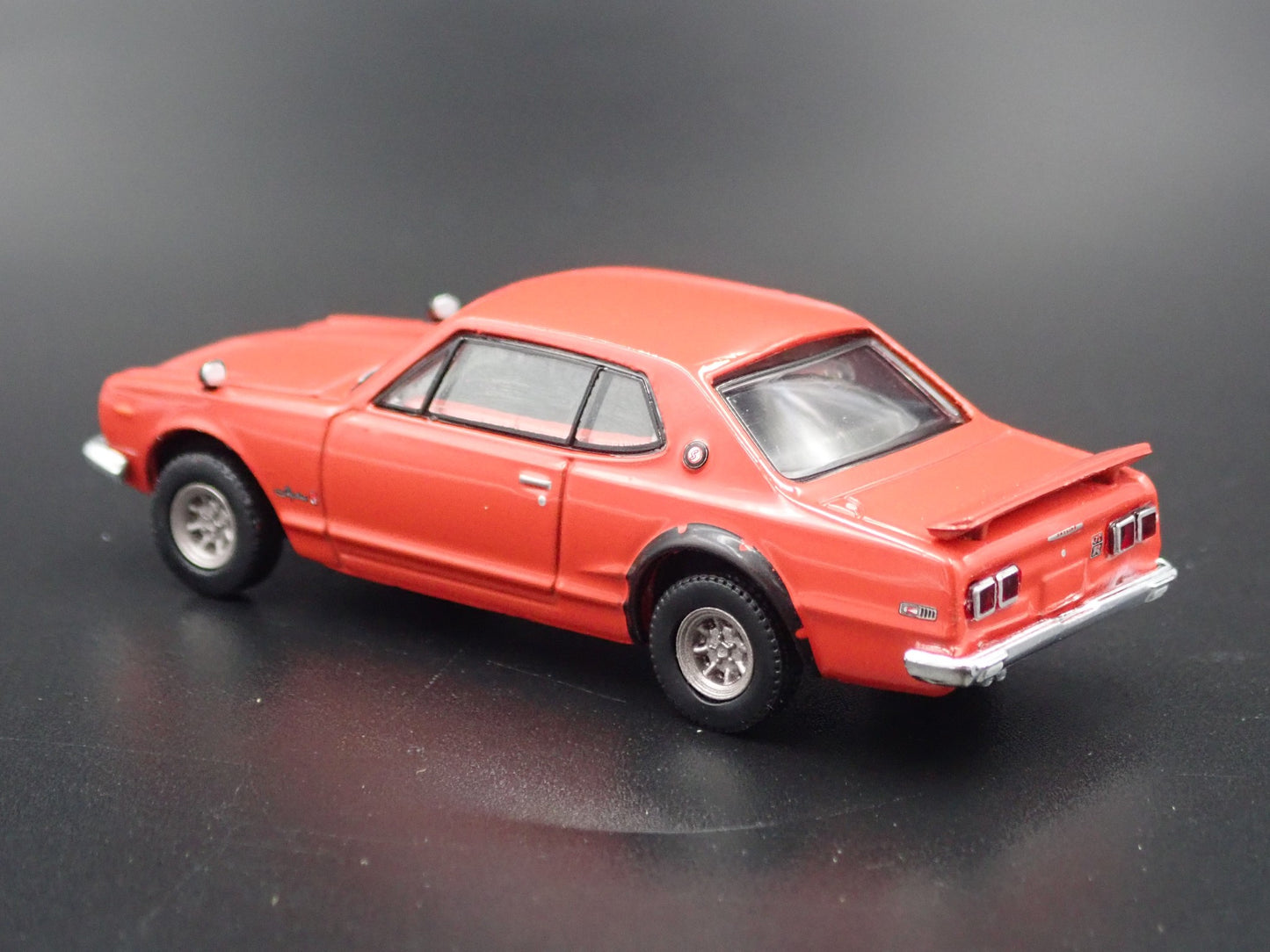 1972 72 NISSAN SKYLINE 2000 GTR 1:64 SCALE COLLECTIBLE DIORAMA DIECAST MODEL CAR