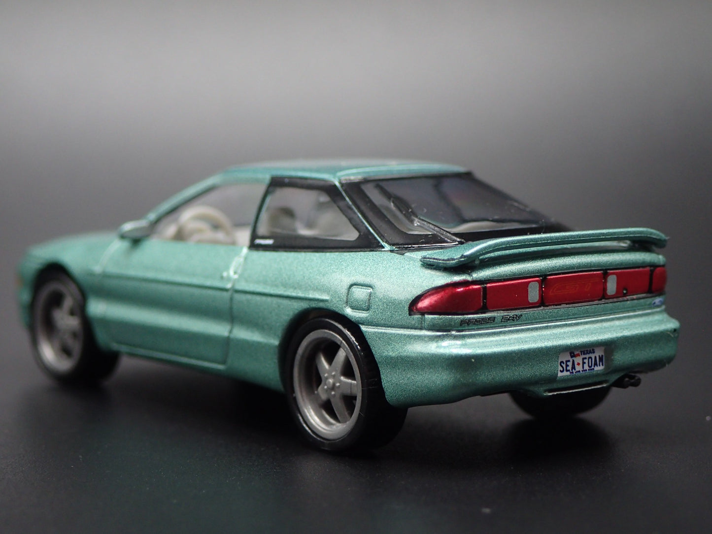 1995 95 FORD PROBE GT GREEN  1:64 SCALE COLLECTIBLE DIORAMA DIECAST MODEL CAR