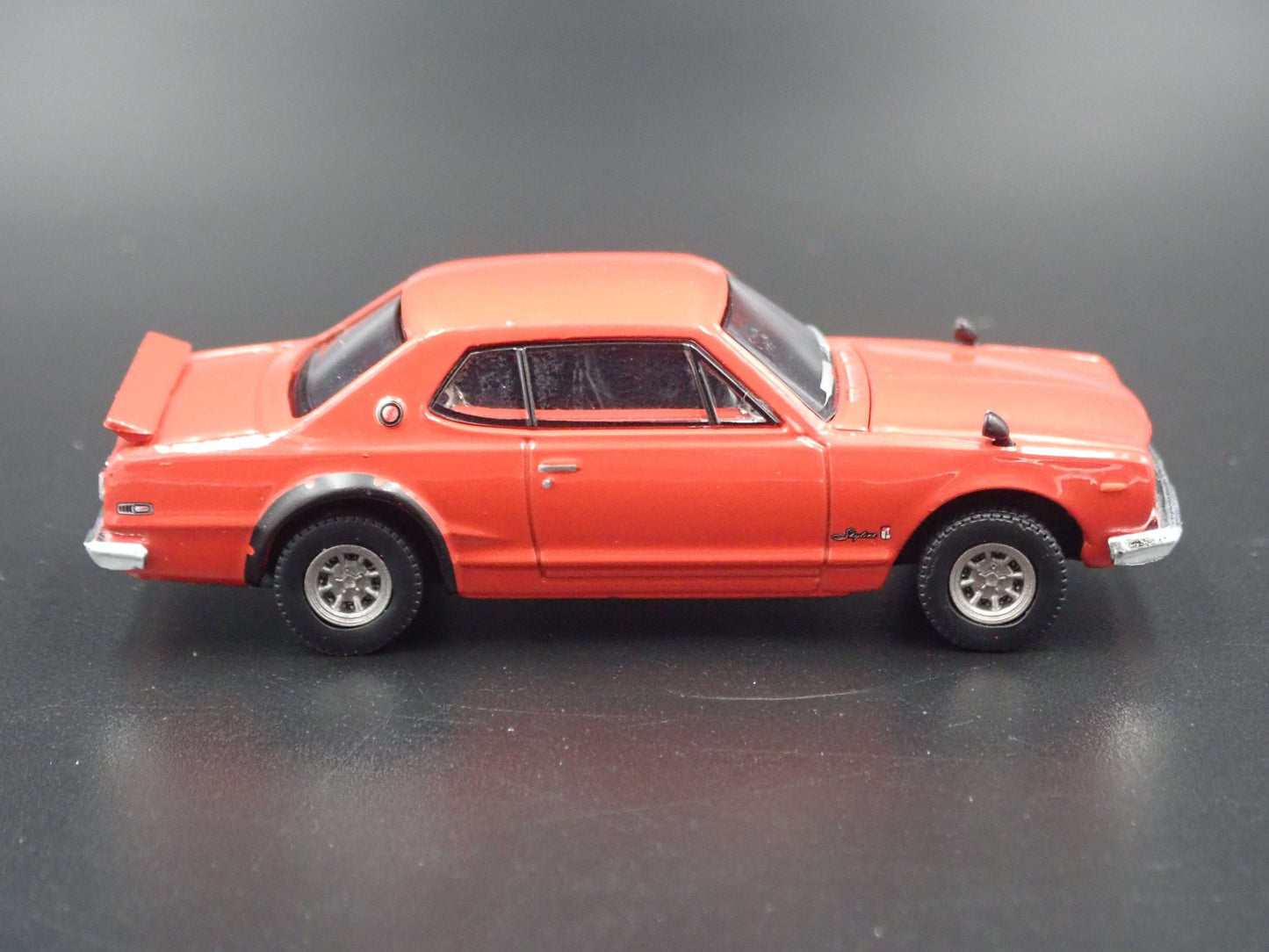1972 72 NISSAN SKYLINE 2000 GTR 1:64 SCALE COLLECTIBLE DIORAMA DIECAST MODEL CAR