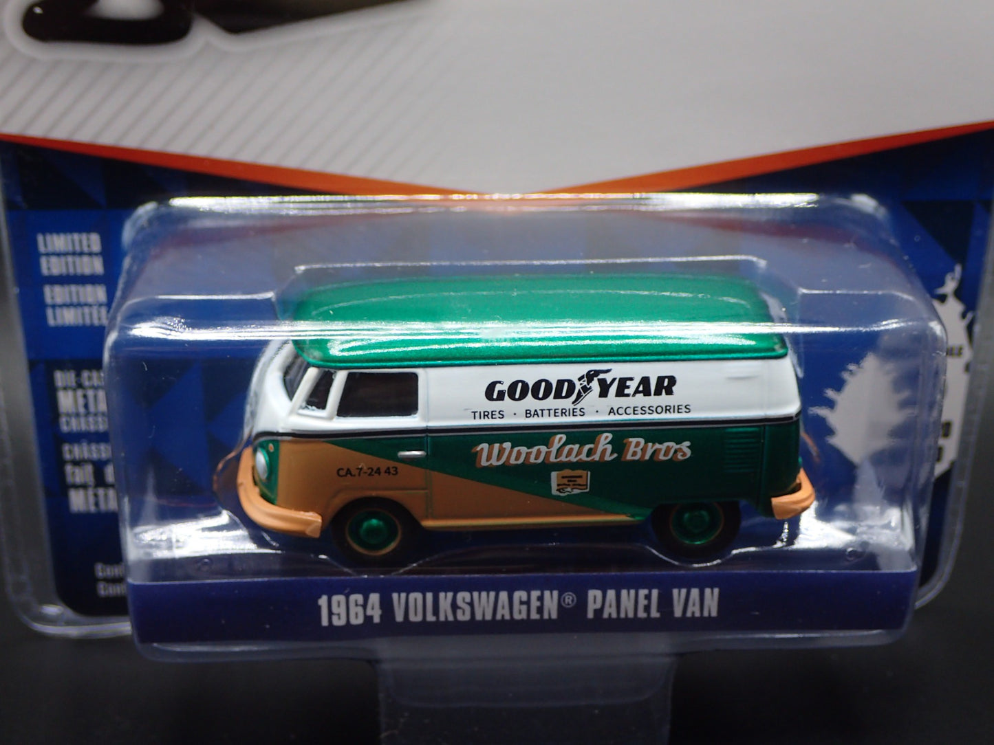 2025 GREENLIGHT GREEN MACHINE 1964 VOLKSWAGEN PANEL VAN CLUB VDUB 20 CHASE