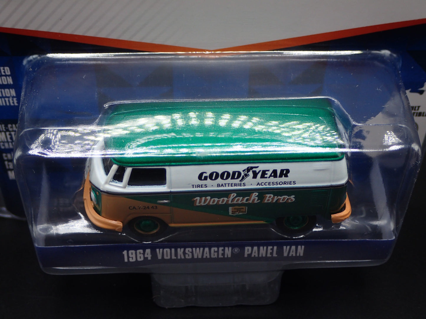 2025 GREENLIGHT GREEN MACHINE 1964 VOLKSWAGEN PANEL VAN CLUB VDUB 20 CHASE